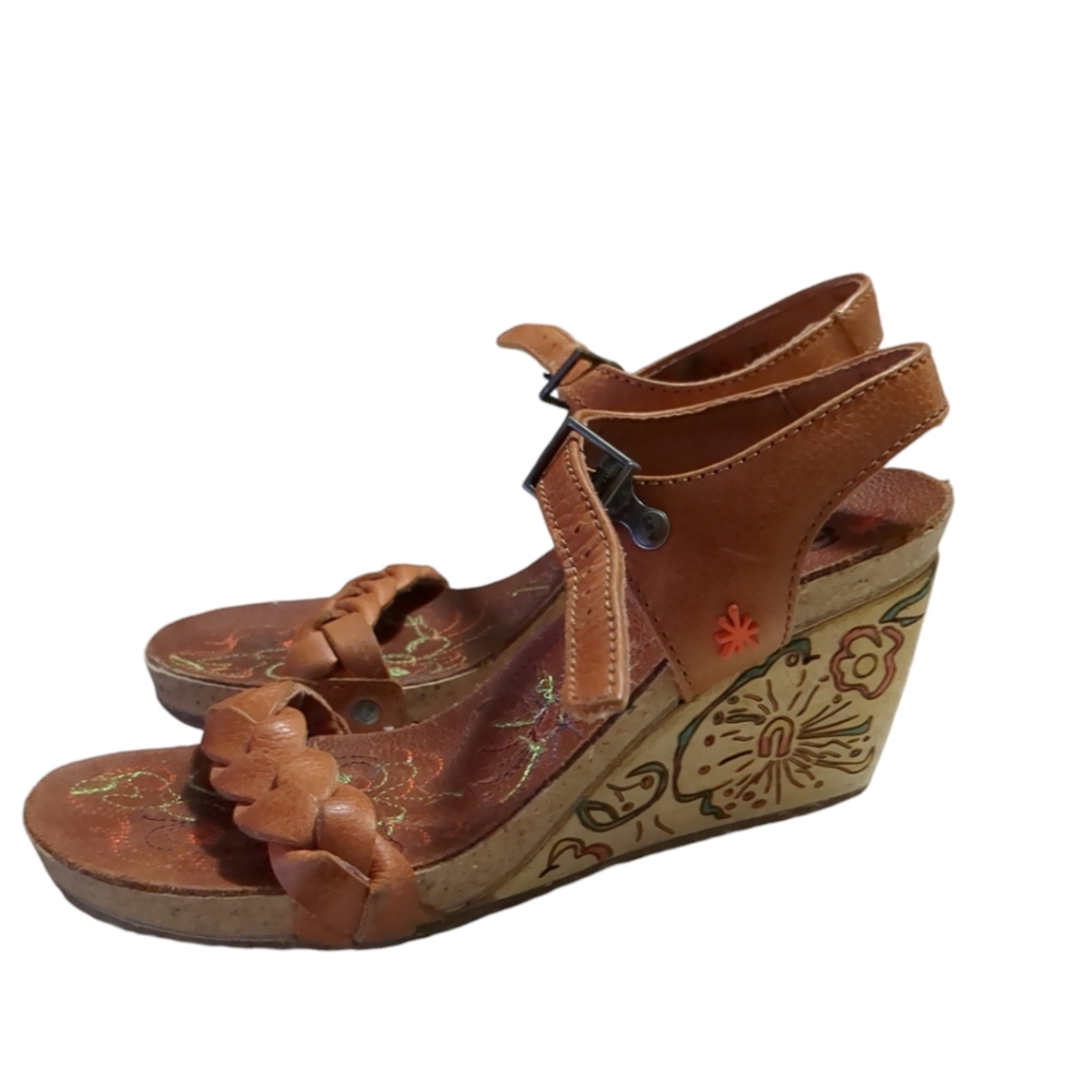 ART Leather Hand Paint Tan Color  Sandals Size 7